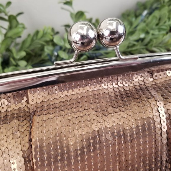 Vintage Style Large Bronze Sequin Cocktail Purse with Kisslock Closure - Picture 4 of 10